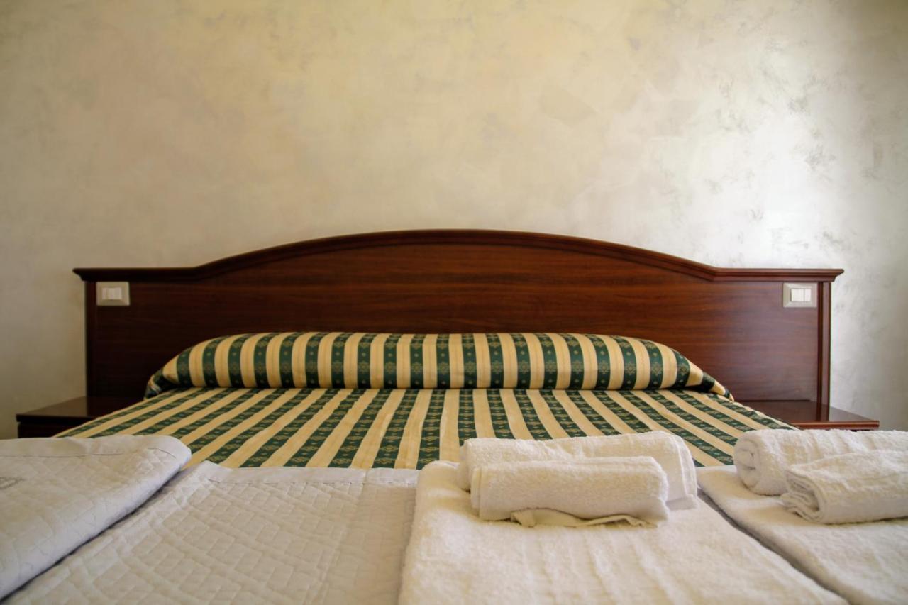 Rooms Dimora Arco - Affitti Brevi Italia Monte Sant'Angelo Eksteriør billede