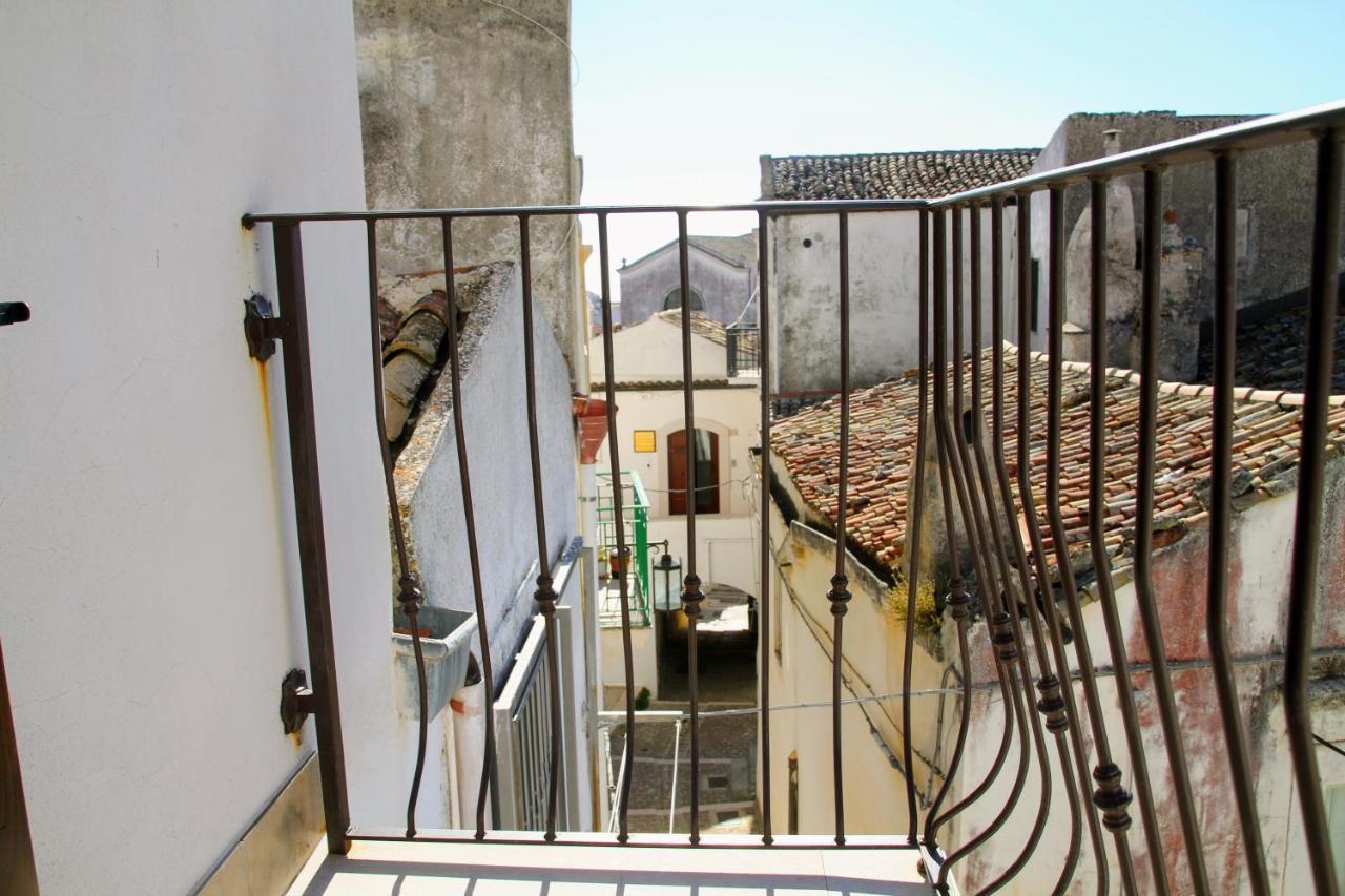 Rooms Dimora Arco - Affitti Brevi Italia Monte Sant'Angelo Eksteriør billede