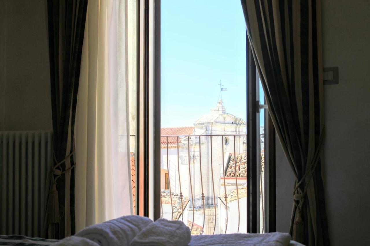 Rooms Dimora Arco - Affitti Brevi Italia Monte Sant'Angelo Eksteriør billede