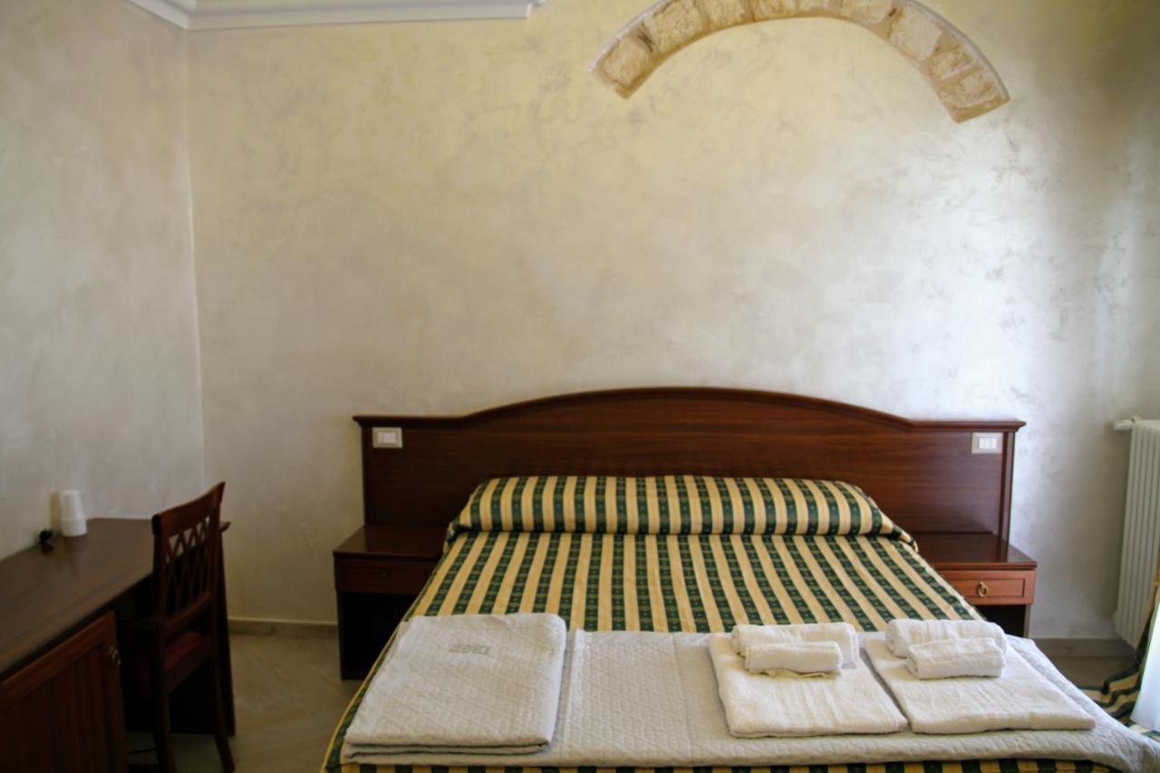 Rooms Dimora Arco - Affitti Brevi Italia Monte Sant'Angelo Eksteriør billede